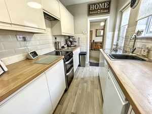 Kitchen- click for photo gallery